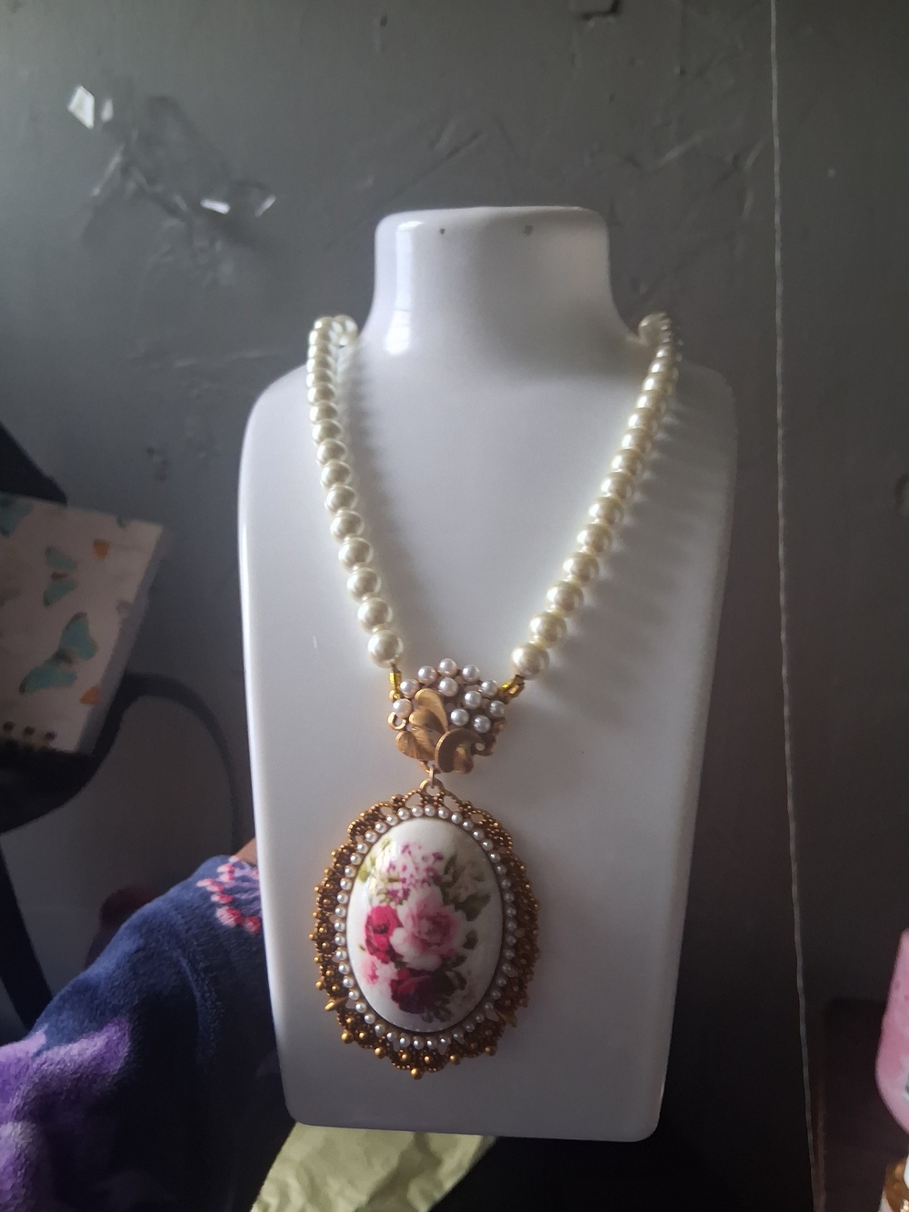 Pearl Bead Necklace with Floral Cameo Pendant - Ivory and Gold - Picture 4 of 5